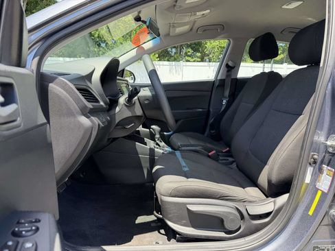 Used 2018 Hyundai Accent SE FWD image 14