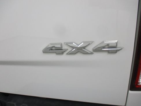 Used 2018 RAM 2500 Tradesman AWD/4WD image 9