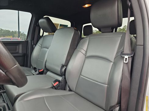Used 2022 RAM 2500 Tradesman w/ Chrome Appearance Group AWD/4WD image 16