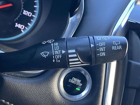 Used 2023 Chevrolet Traverse LT image 23