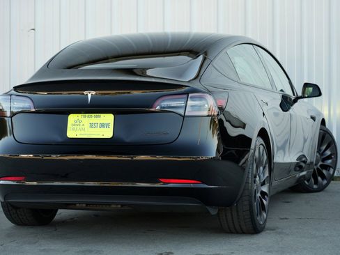 Used 2022 Tesla Model 3 Performance image 5