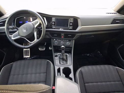 Certified 2024 Volkswagen Jetta Sport FWD image 9