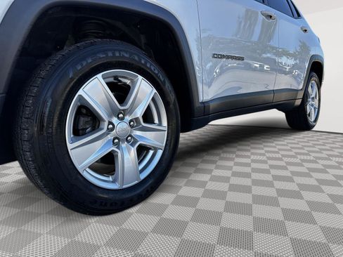 Used 2022 Jeep Compass Latitude w/ Convenience Group AWD/4WD image 6