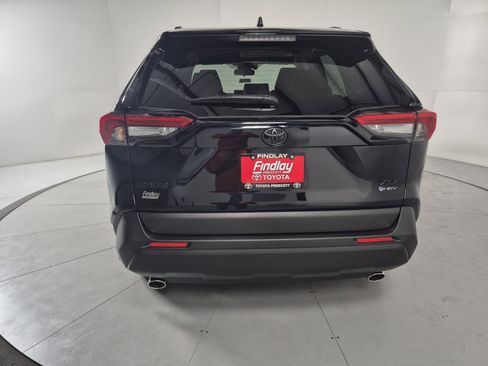 New 2025 Toyota RAV4 XLE image 4