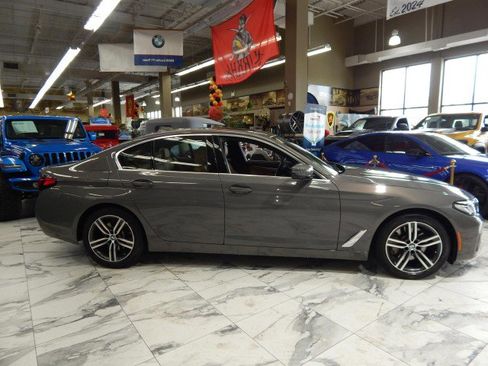 Used 2022 BMW 530i xDrive image 4