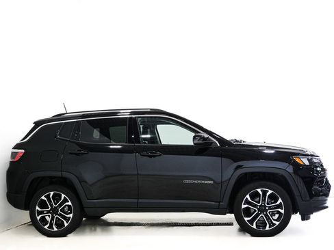 Used 2022 Jeep Compass Limited w/ Sun and Sound Group AWD/4WD image 5