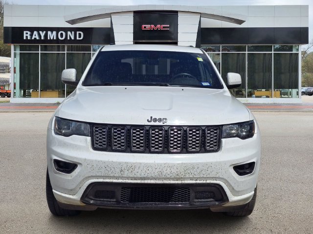 Used 2018 Jeep Grand Cherokee Altitude AWD/4WD image 2