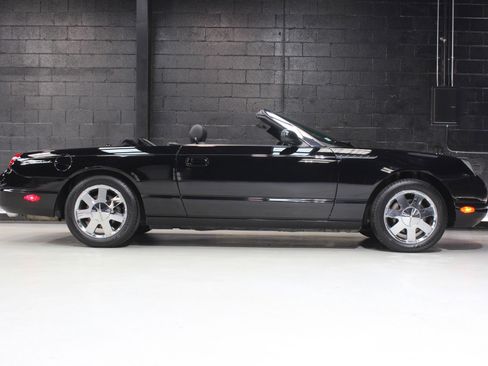 Used 2002 Ford Thunderbird Deluxe image 22