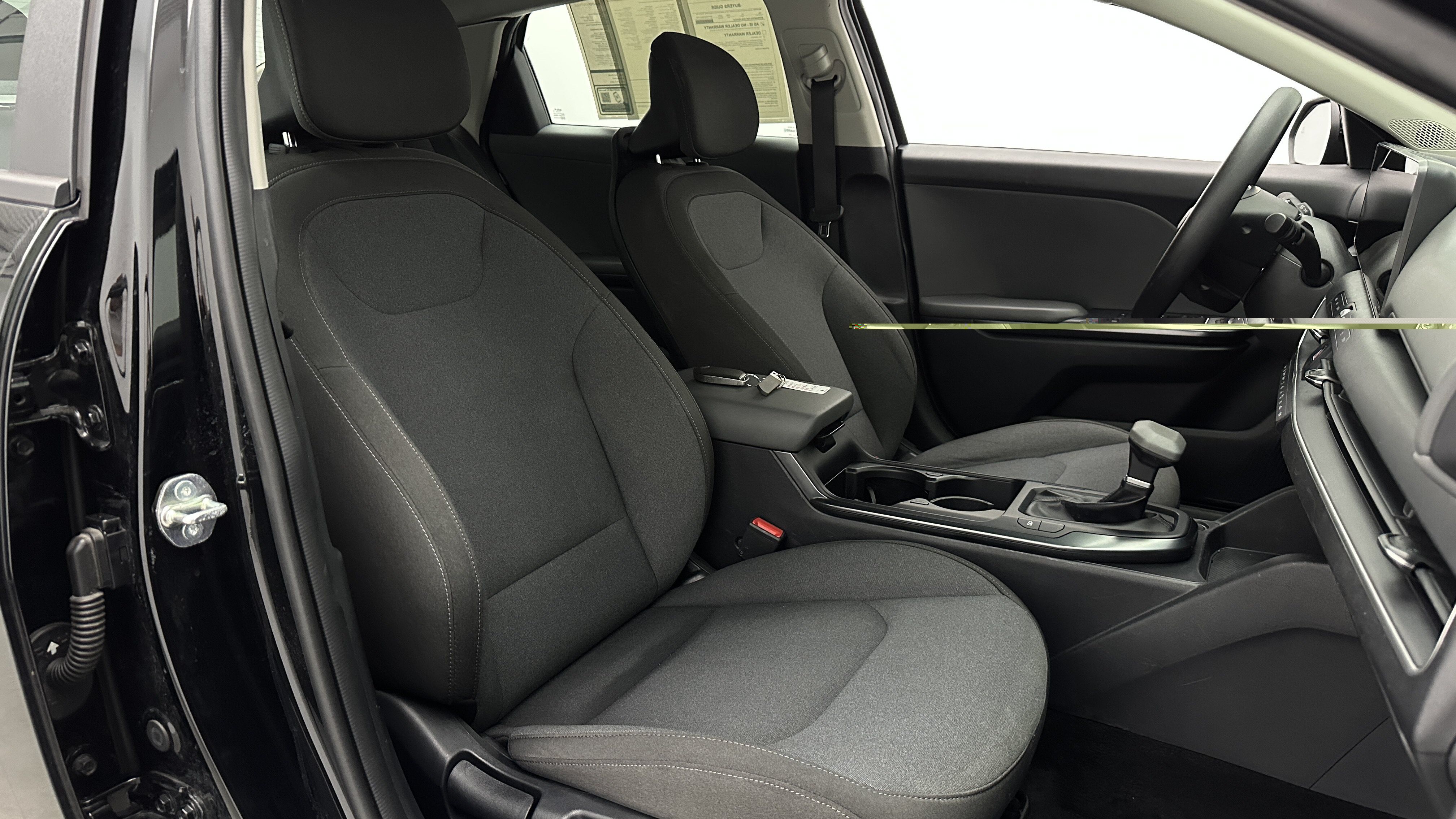 Used 2025 Kia K4 FWD image 36
