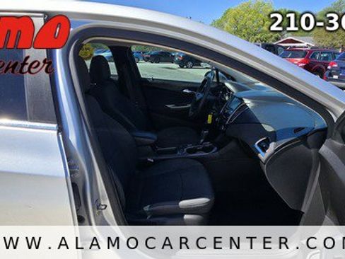Used 2017 Chevrolet Cruze LT image 14