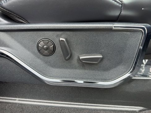 Used 2025 Ford F350 Platinum image 12