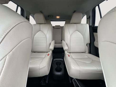 Certified 2023 Toyota Highlander XLE image 13