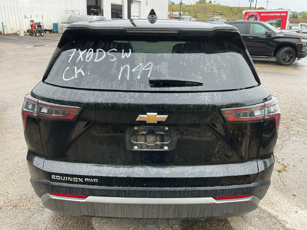 Used 2026 Chevrolet Equinox LT AWD/4WD image 5