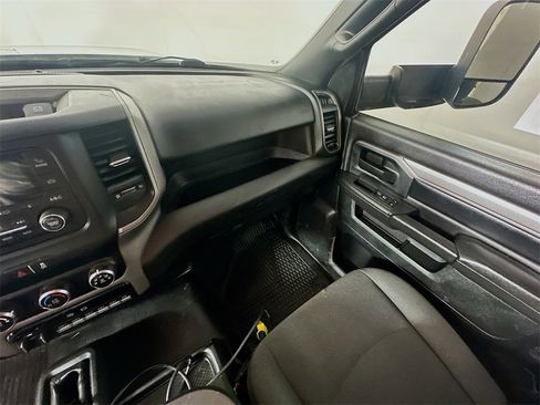 Used 2021 RAM 5500 Tradesman image 9