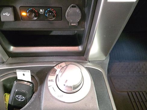 Used 2022 Toyota 4Runner Limited image 27