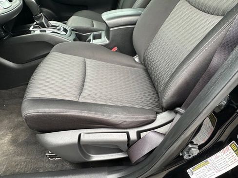 Used 2017 Nissan Rogue S image 27