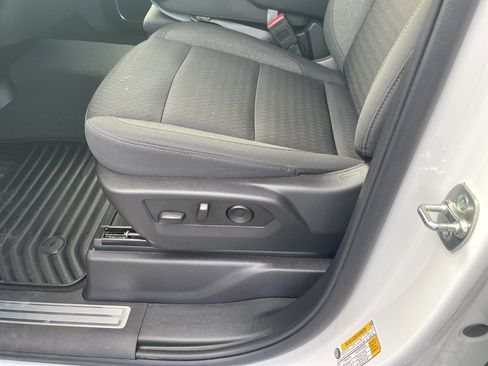 Certified 2025 Chevrolet Silverado 1500 LT w/ Convenience Package II image 6