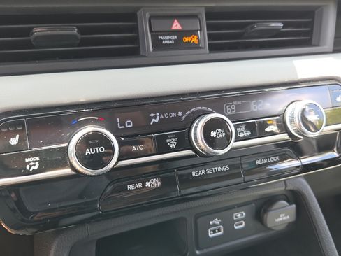 Certified 2025 Honda Pilot EX-L image 25
