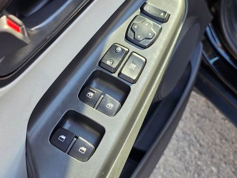 Used 2023 Hyundai Kona SEL image 21