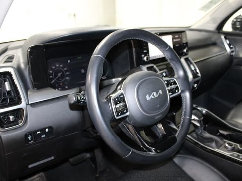 Used 2023 Kia Sorento SX AWD/4WD image 15