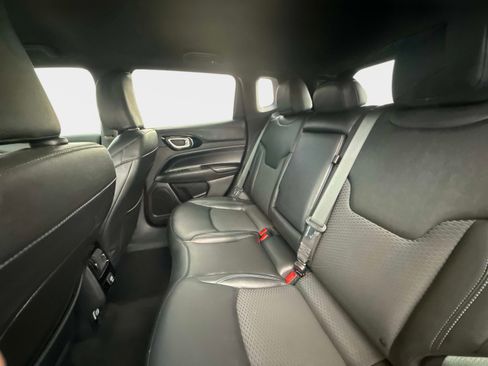 Used 2025 Jeep Compass Latitude w/ Altitude Special Edition image 14