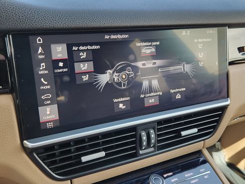 Used 2019 Porsche Cayenne AWD/4WD image 10