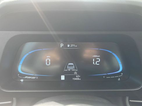 Certified 2025 Hyundai Elantra SE FWD image 23