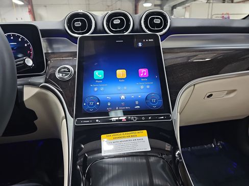 Certified 2026 Mercedes-Benz GLC 300 image 22