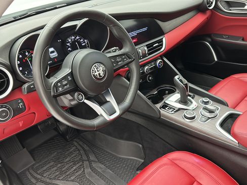 Used 2021 Alfa Romeo Giulia Ti w/ Nero Edizione AWD/4WD image 11