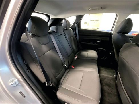 Used 2025 Hyundai Tucson SE AWD/4WD image 16