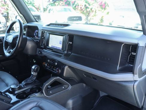 Used 2023 Ford Bronco Big Bend w/ Sasquatch Package AWD/4WD image 39
