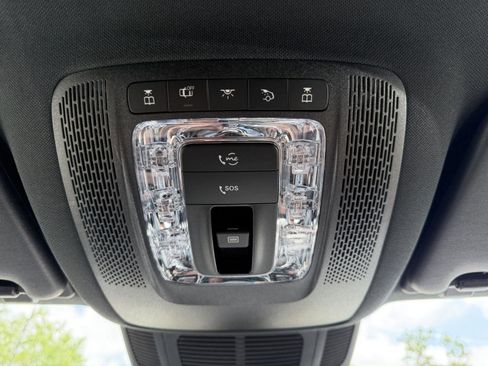 Used 2025 Mercedes-Benz GLS 450 4MATIC image 13