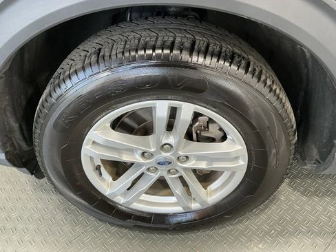 Used 2023 Ford Explorer XLT w/ Equipment Group 202A image 38