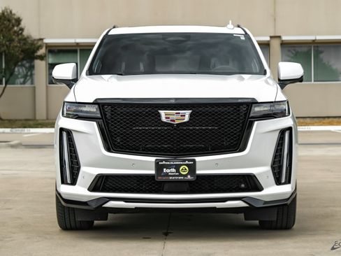 Used 2024 Cadillac Escalade ESV V AWD/4WD image 28