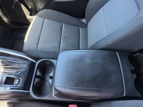 Used 2025 Chevrolet Colorado W/T AWD/4WD image 14