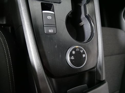 Used 2022 Nissan Rogue SV AWD/4WD image 30