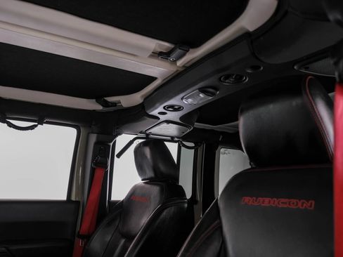 Used 2017 Jeep Wrangler Unlimited Rubicon AWD/4WD image 25