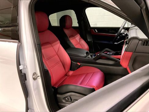 New 2026 Porsche Cayenne Turbo image 10