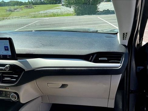 Used 2022 Ford Escape SE FWD image 13
