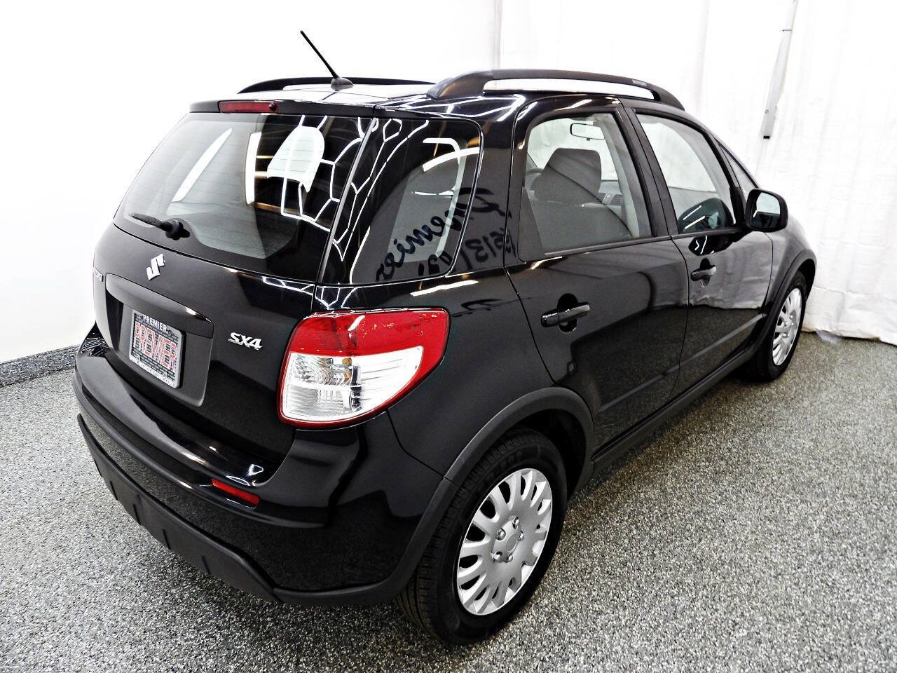 Used 2010 Suzuki SX4 Hatchback FWD image 6