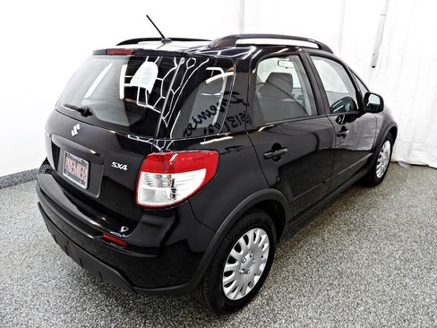 Used 2010 Suzuki SX4 Hatchback FWD image 6