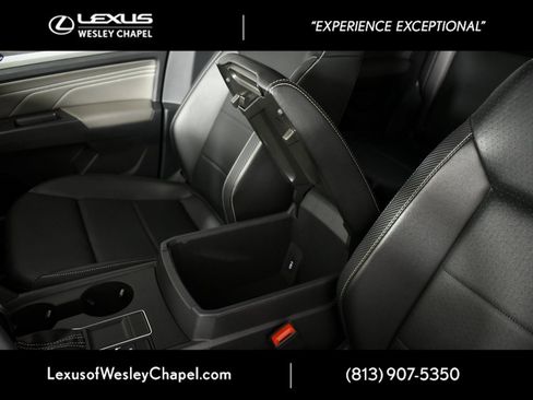 Used 2021 Volkswagen Atlas Cross Sport SE image 29