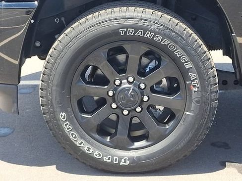 Used 2025 RAM 2500 Laramie AWD/4WD image 8