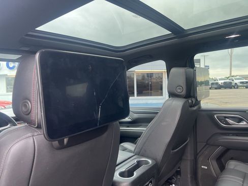 Used 2023 Chevrolet Suburban RST w/ Luxury Package AWD/4WD image 12