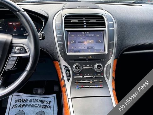 Used 2019 Lincoln Nautilus Reserve AWD/4WD image 6