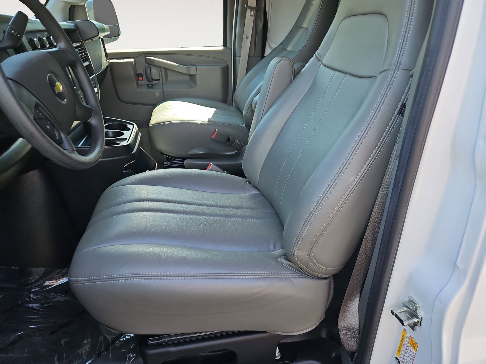 Used 2025 Chevrolet Express 2500 w/ Enhanced Convenience Package RWD image 14