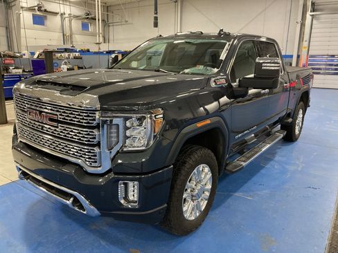 Used 2021 GMC Sierra 3500 Denali w/ Denali Ultimate Package image 3