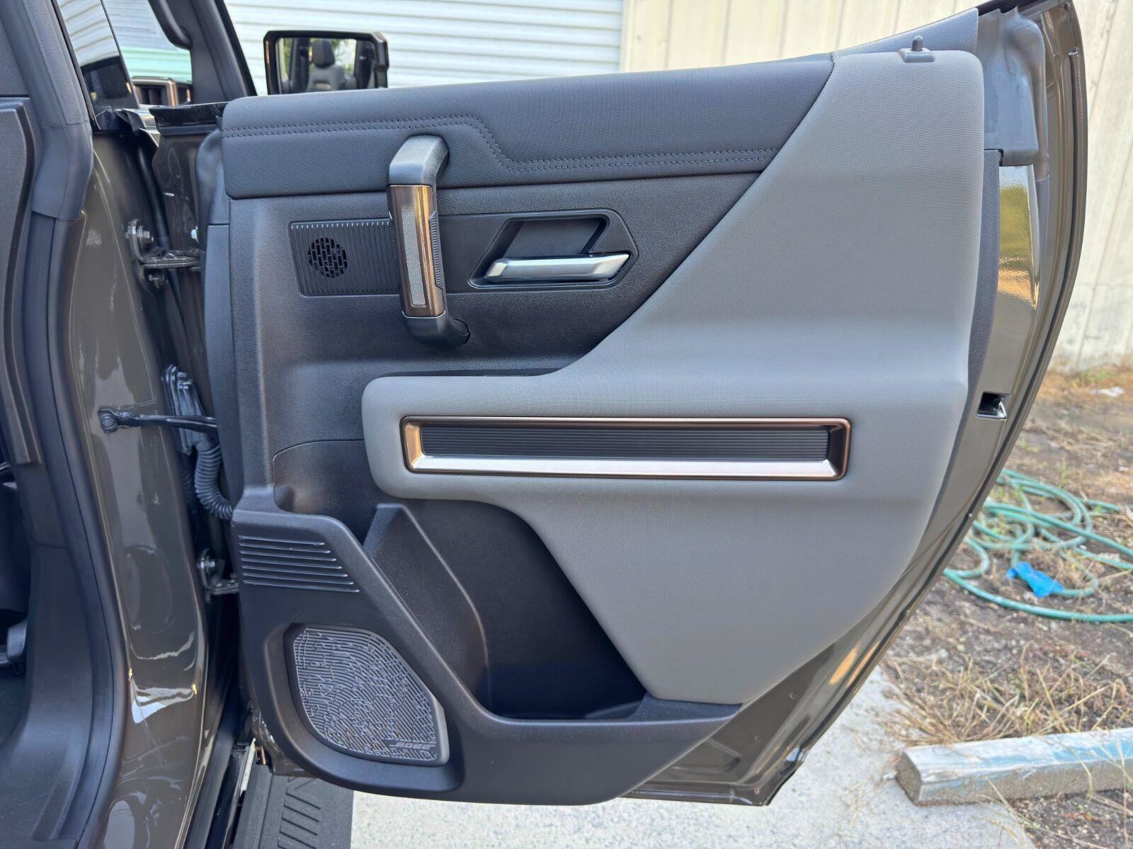 Used 2025 GMC Hummer EV 3X w/ LPO, Roof Cross Rail Package AWD/4WD image 53