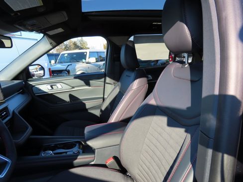 New 2026 Ford Explorer ST-Line w/ ST-Line Street Pack image 17