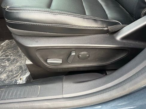Used 2022 Ford Escape SEL FWD image 12